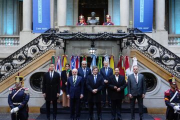 15 imágenes de la Cumbre del Mercosur en Buenos Aires con la participación de Javier Milei y líderes de otros países