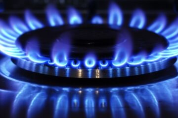 Gasto en servicios públicos para familias del AMBA se incrementó un 600% en la gestión de Javier Milei, según UBA-CONICET