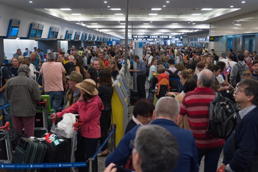 Aerolíneas alertan por posibles cancelaciones de vuelos durante el paro de controladores en vacaciones de invierno