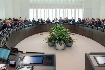 El FMI evalúa el programa argentino y una posible aprobación del desembolso de USD 2.000 millones la próxima semana