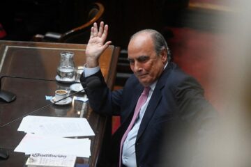 Francos reafirma que el Gobierno vetará leyes del Senado y defiende la disciplina financiera para evitar inflación