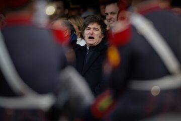 Un Waterloo para el mileísmo, Macri alimenta el poliamor y el peronismo se atrinchera en el Senado