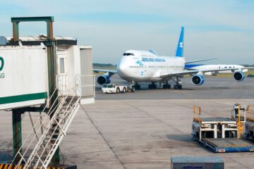 Gremios aeronáuticos se preparan para acciones de fuerza desde el viernes por la desregulación del sector y el paro de pilotos