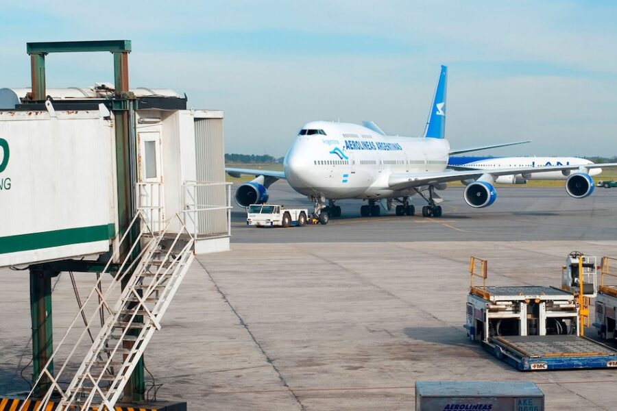 Gremios aeronáuticos se preparan para acciones de fuerza desde el viernes por la desregulación del sector y el paro de pilotos
