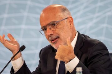 El FMI designa a Rodrigo Valdés, economista criticado por Javier Milei, para supervisar políticas fiscales en Argentina