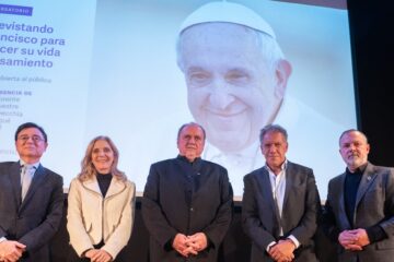 Periodistas recuerdan su vida y enseñanzas en entrevista con el primer Papa latinoamericano, Francisco