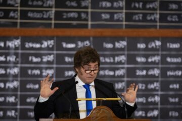 Javier Milei espera al límite legal para firmar sus vetos mientras el Gobierno negocia con gobernadores para blindarlos