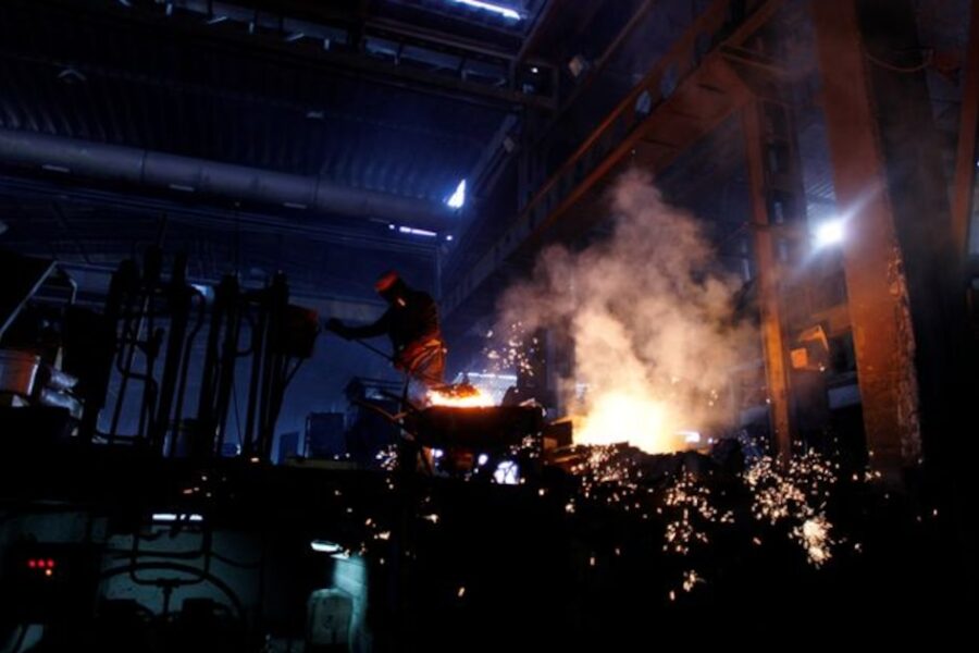 Sector metalúrgico muestra leve recuperación en junio, pero aún está 15% por debajo de su pico histórico