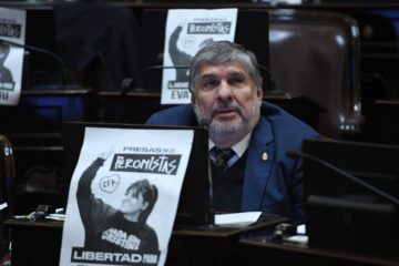 José Mayans critica al gobierno nacional y defiende la validez de la sesión del jueves ante la crisis económica.