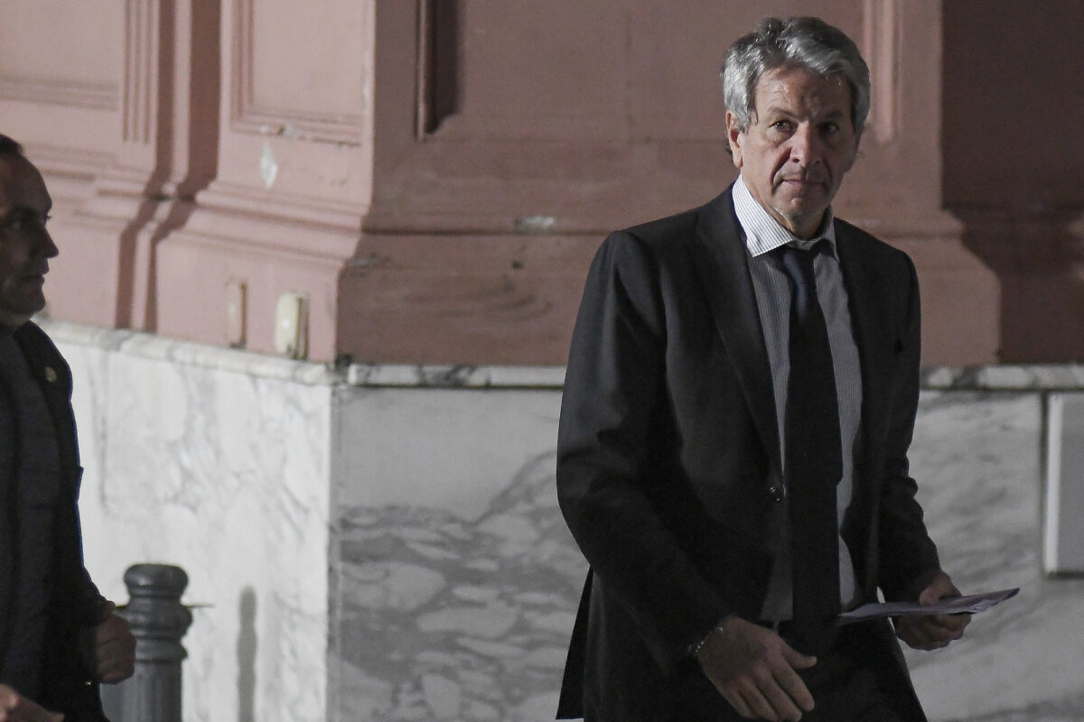 Acuerdo provisorio con Paraguay por una medida de ARCA que afectaba a las barcazas que navegan la Hidrovía