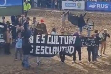 Protesta de activistas veganos en La Rural termina con abucheos y salida forzada del lugar