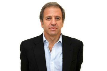 Funcionario clave dimite tras el impacto de una motosierra en un instituto educativo