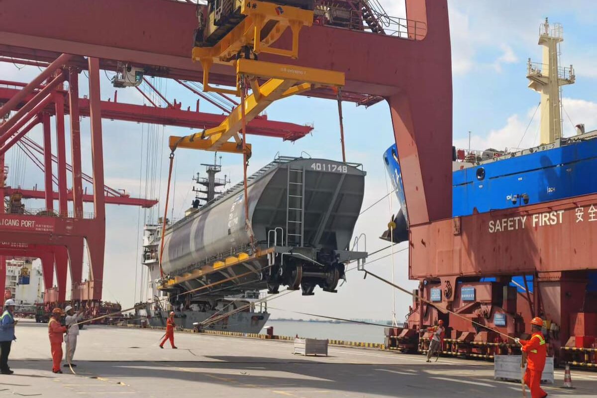 China envía 90 vagones graneros para impulsar ambicioso proyecto de transporte agrícola en el país