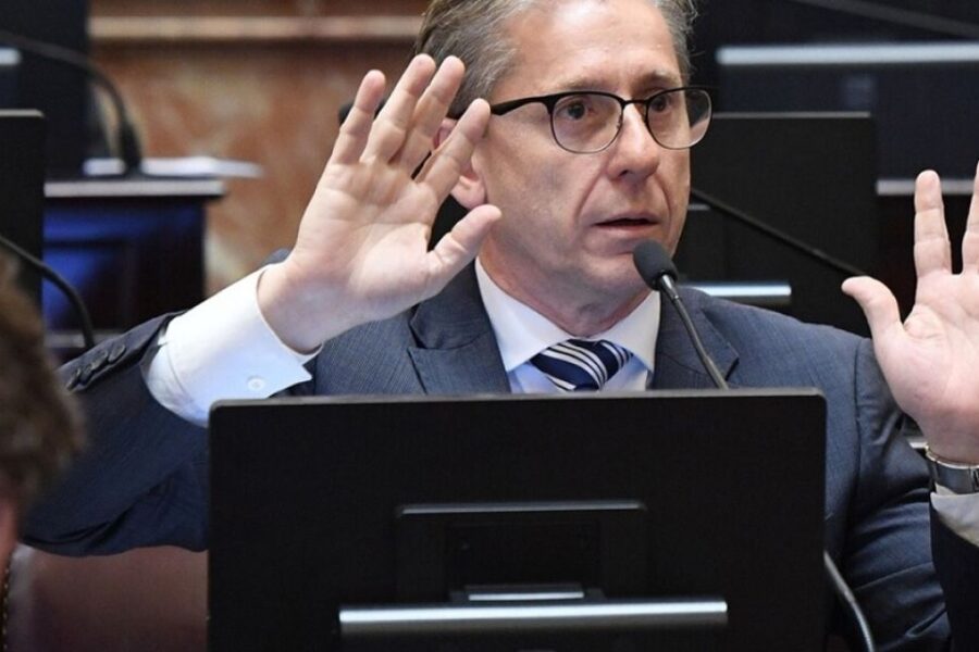 Senadores aplazan decisión sobre el fallo relacionado con YPF