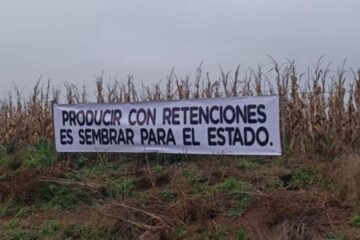 Productores exigen la eliminación de las retenciones en una protesta masiva de un centenar de agricultores