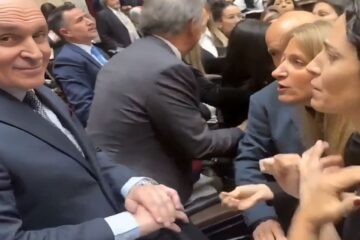 Diputadas kirchneristas mantienen un intenso careo con Espert en el escándalo en Diputados