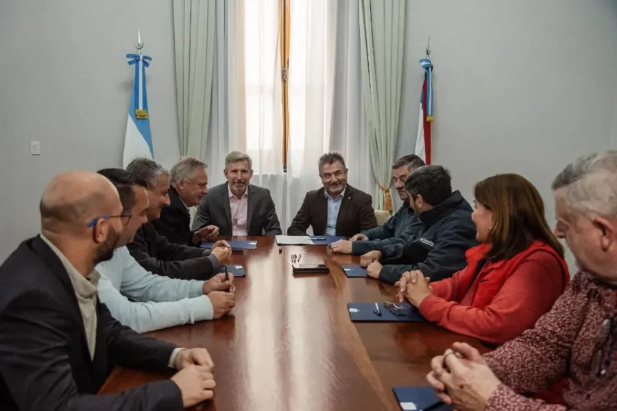 Provincia firmó con ocho municipios la incorporación al plan de fortalecimiento de la seguridad