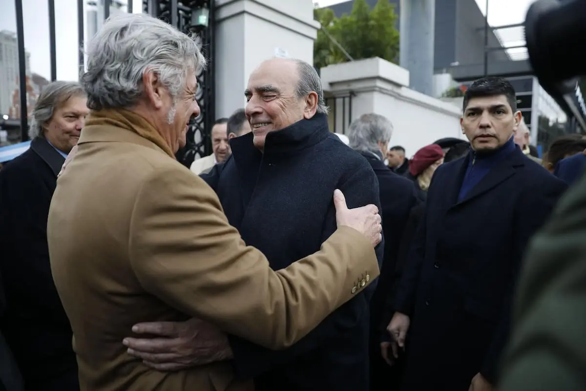 Francos le metió presión a un encuentro con gobernadores y evitó decir cuándo será el fin de las retenciones