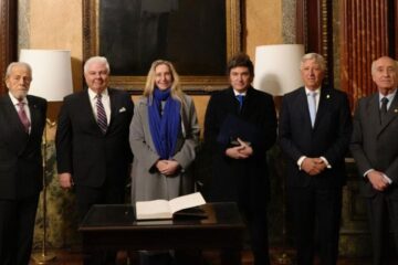 Javier Milei en el Jockey Club: llama a las élites a superar la mentalidad de la escasez y abrazar nuevas oportunidades