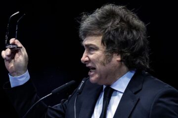 Milei lidera en agresiones e insultos como el usuario no troll más polémico de los últimos dos años