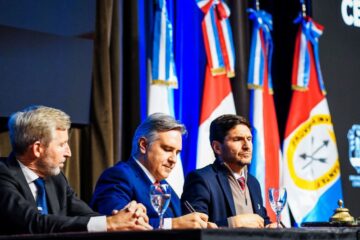 Contactos reservados. Los gobernadores no peronistas buscan organizar un bloque federal y ya conversan listas de candidatos al Congreso