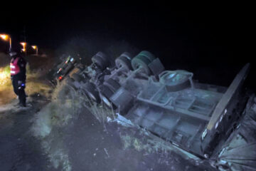 Camión que transportaba madera volcó en la autovía RN 14 cerca de Chajarí