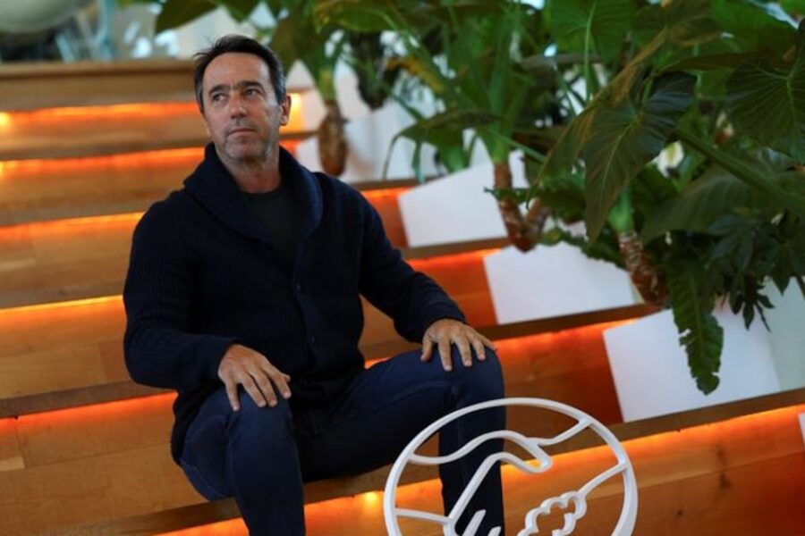 Marcos Galperin se despide de su rol como CEO de Mercado Libre y revela sus planes futuros en un podcast con Ariel Szarfsztejn