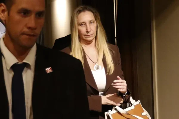 Impacto del escándalo de coimas en la reputación digital de Karina Milei