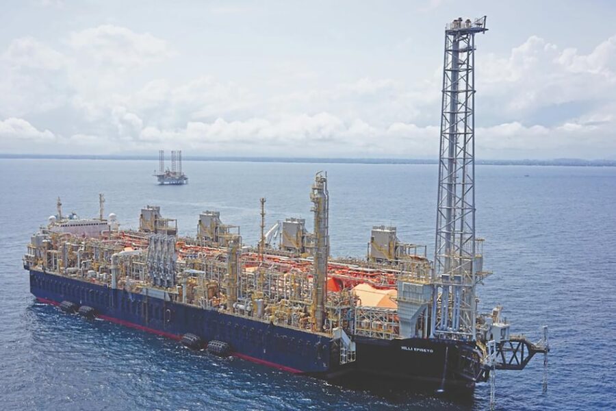 YPF ajusta su proyecto de GNL: cinco barcos en Río Negro, mayor exportación de petróleo y nuevo socio internacional