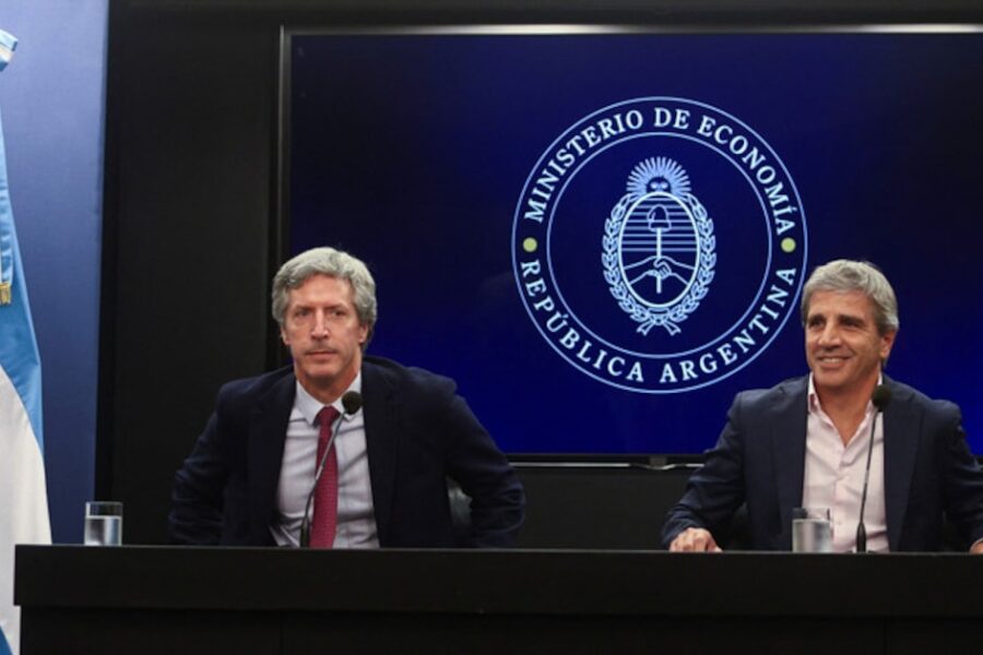 Banco Central busca más pesos y bancos ofrecen hasta 60% en plazo fijo para atraer grandes inversores antes de elecciones