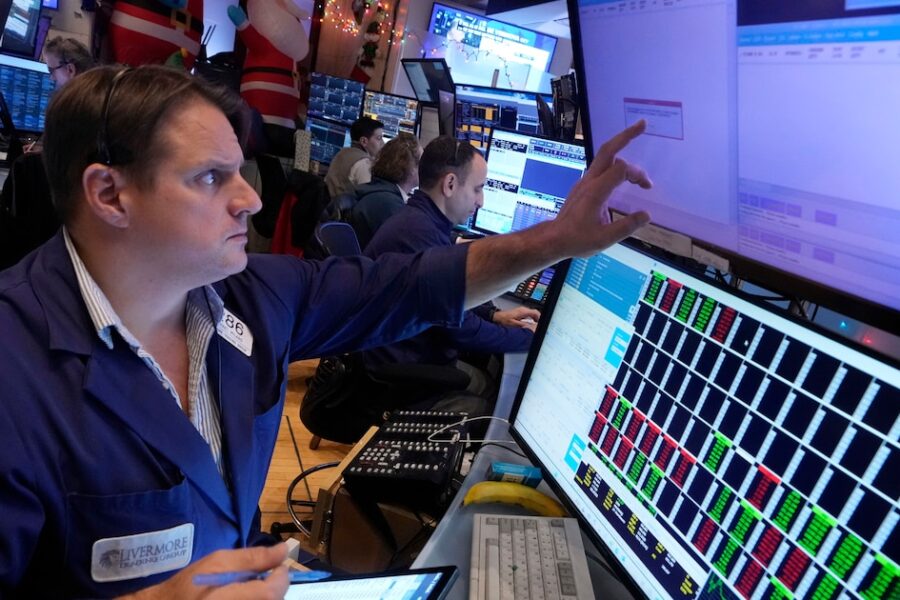 Estabilidad del dólar y caída de acciones marcan jornada financiera en medio de volatilidad de tasas y cambios en encajes