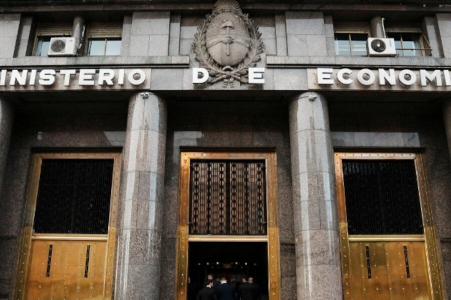 Gobierno coloca bonos a tasas de hasta 4,83% para absorber $700.000 millones en medio del ajuste monetario