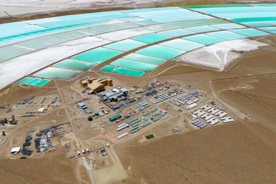 Cierre en China y explosión en Chile elevan el precio del litio: impacto en Argentina y análisis de Benchmark Mineral Intelligence