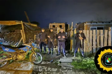 Cuatro detenidos y el secuestro de estupefacientes, dinero y armas en dos allanamientos