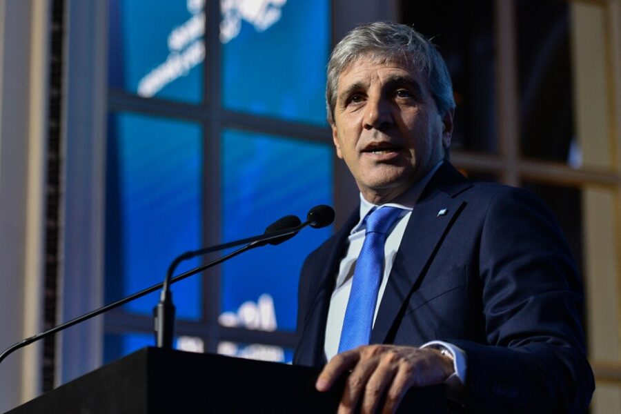 Caputo asegura que rechazo al veto presidencial beneficiará al Gobierno y reafirma compromiso con el sendero fiscal