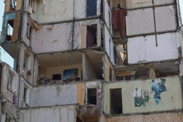 Kiev llora la tragedia del mayor ataque ruso en un año, que dejó 31 muertos en Ucrania, incluidos 5 niños.