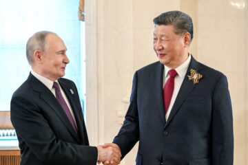 Putin consolida su alianza con China y se opone a sanciones comerciales internacionales antes de su viaje a Beijing