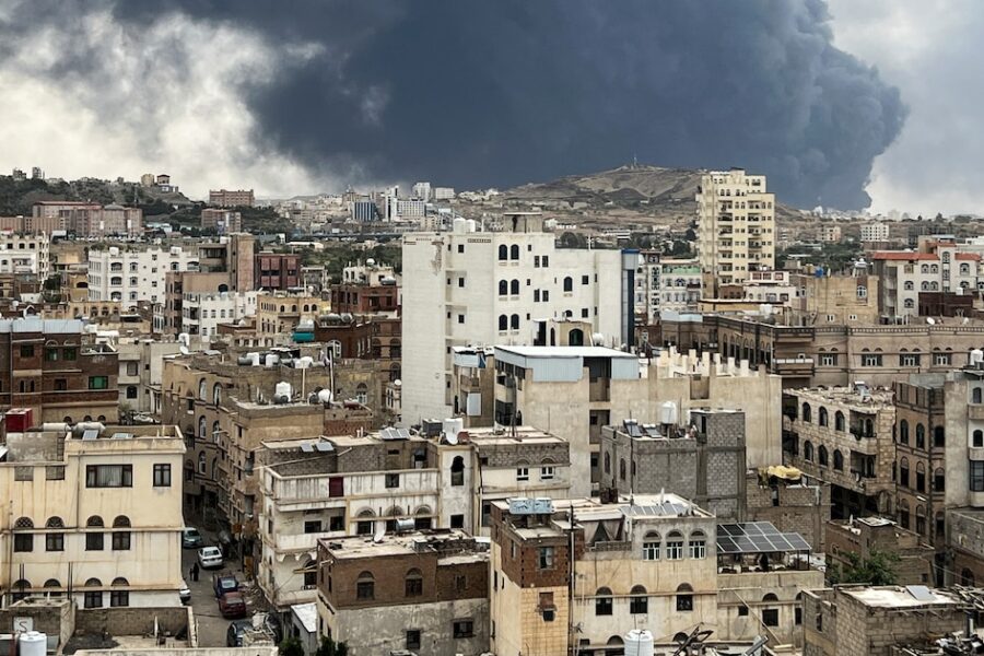 Israel ataca infraestructura energética en Yemen empleada por los rebeldes hutíes en un nuevo episodio de conflicto.