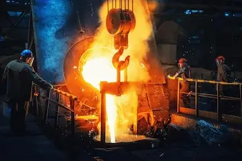 La actividad de un sector clave de la economía creció levemente en julio, pero aún continúa en mínimos históricos