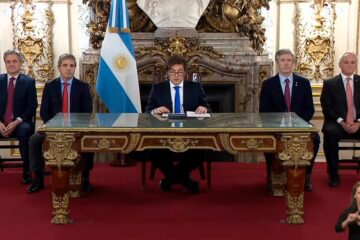 Gobierno enfrenta elecciones con dólar e inflación controlados, pero la oposición busca desestabilizar la economía nacional