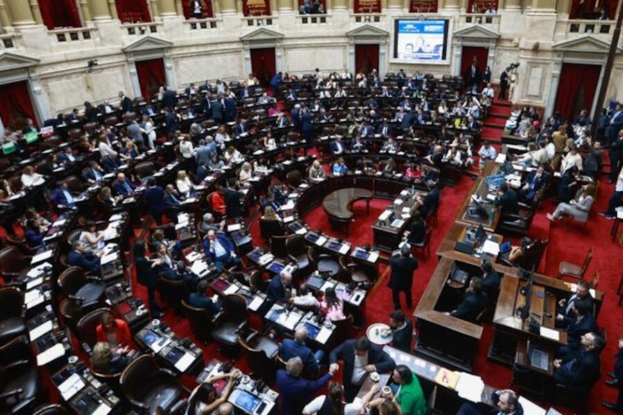 Impacto fiscal de proyectos de gobernadores frente a la resistencia del gobierno de Milei en la distribución de fondos nacionales