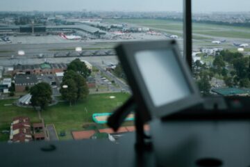 Controladores aéreos anuncian medidas de fuerza y vuelos afectados en 5 días de agosto por conflicto salarial