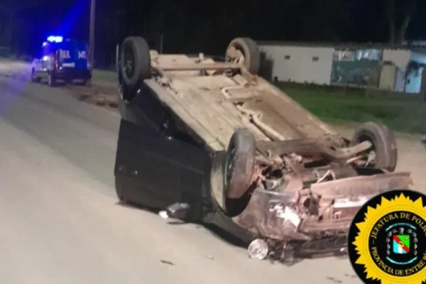 Accidente: un automóvil volcó al ingresar a Concepción del Uruguay