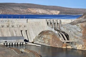 Gobierno prorrogará concesión de hidroeléctricas en Comahue y licitará por USD 500 millones antes de privatización
