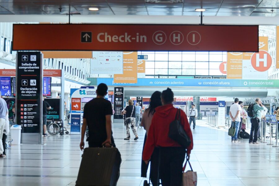 Paro de controladores aéreos afectará a más de 16.000 pasajeros con cancelaciones y reprogramaciones de vuelos
