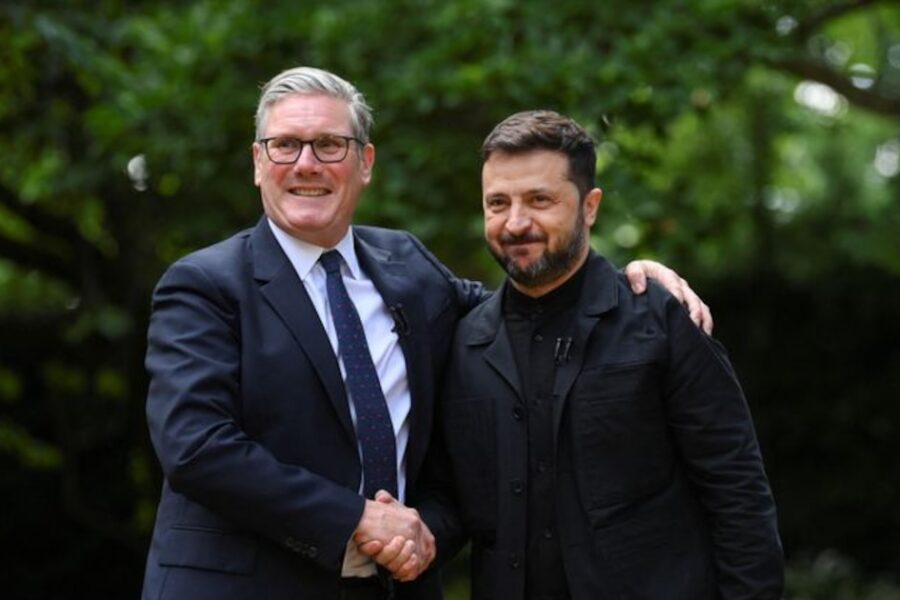Starmer y Zelensky se reúnen en Londres para coordinar presión sobre Rusia antes del encuentro Trump-Putin en Alaska
