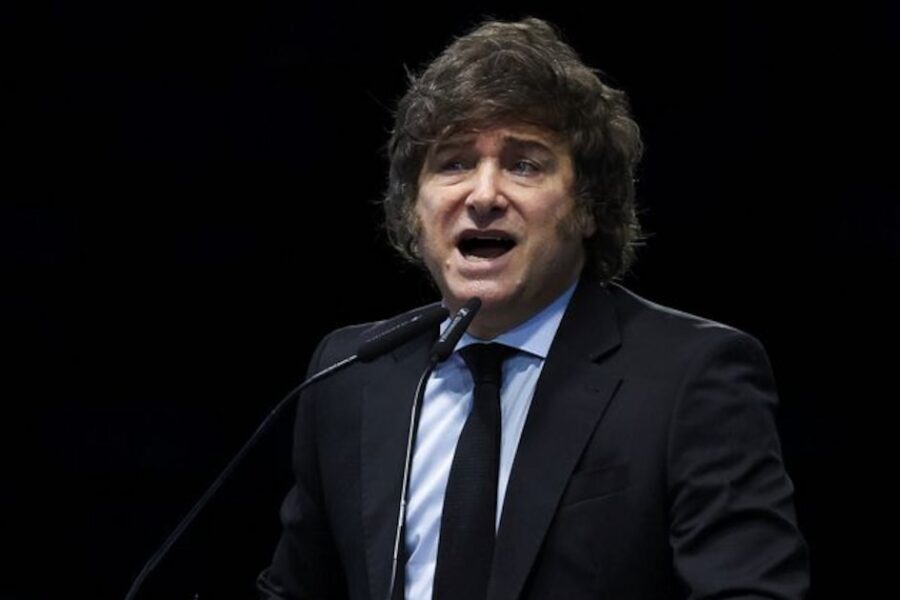 Milei atribuye aumento de tasas a oposición y clima electoral, y critica a “sodomitas del capital” y “orcos” en Rosario