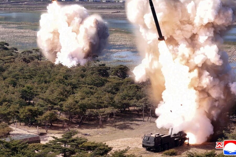 Corea del Norte prueba dos misiles de defensa aérea con el liderazgo del dictador Kim Jong-un