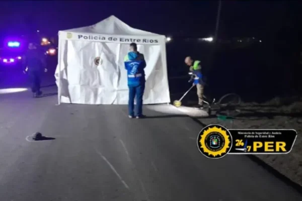 motociclista pierde la vida en san salvador tras colisión con dos ciclistas