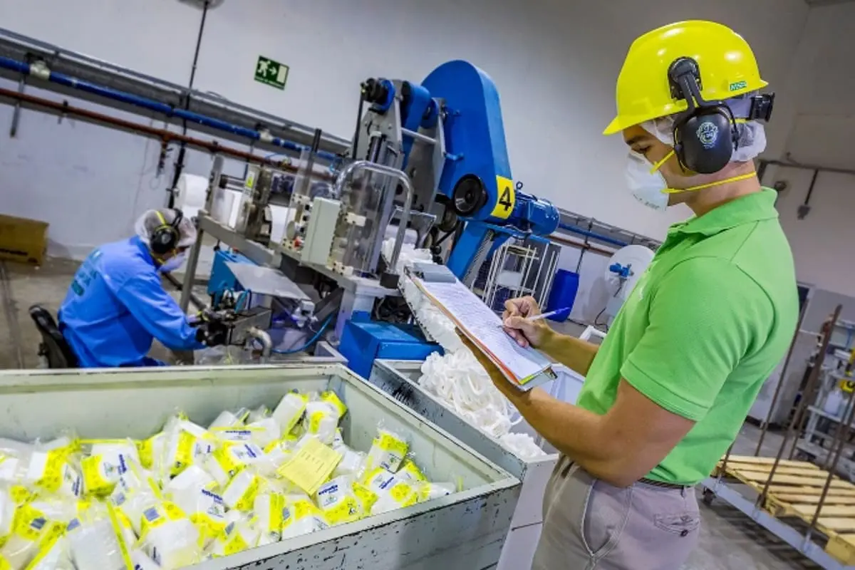 Despididos, suspensiones y recortes salariales: la difícil realidad de la economía regional actual